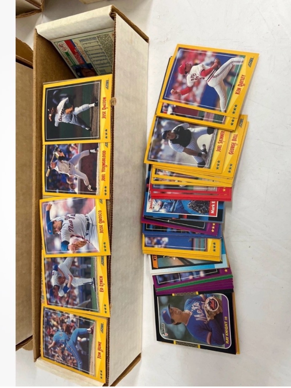 Vintage Sports Trading Cards Box - Mixed Team Cards (mostlyBaseball ).pre-owned